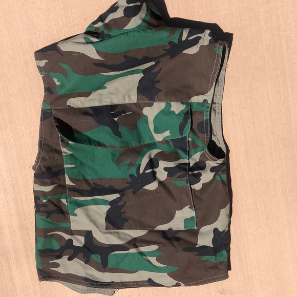 Army Camouflage Vests (Small and Medium) - Picture 4 of 4